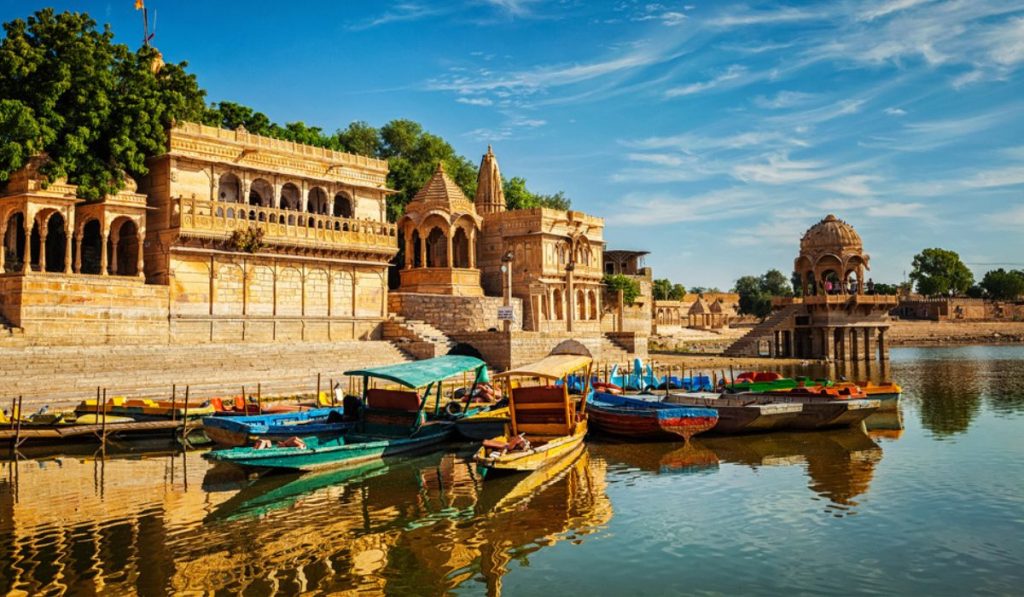 The Best Times to Visit India for Good Weather, Lower Rates, and Festivals